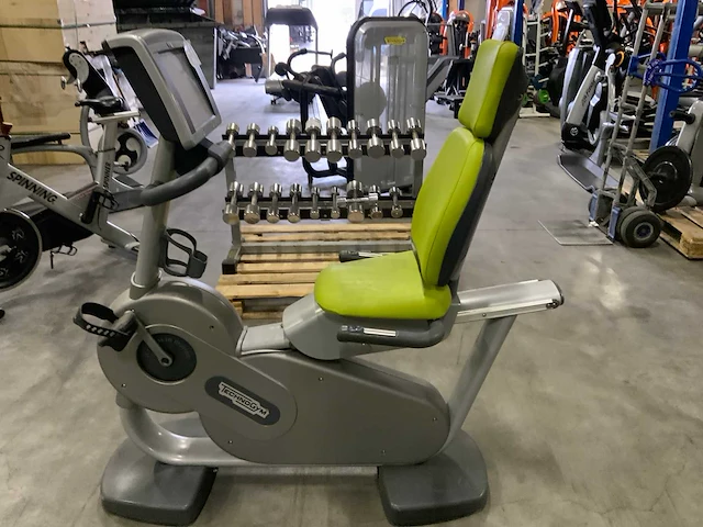 Technogym classic recline 700e tv home trainer - afbeelding 1 van  5