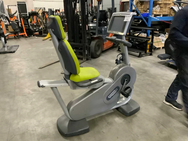 Technogym classic recline 700e tv home trainer - afbeelding 3 van  5