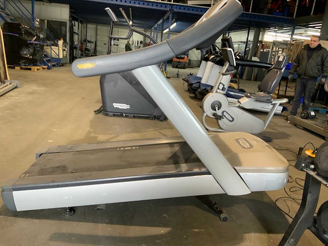 Technogym classic run 500 led loopband - afbeelding 1 van  7