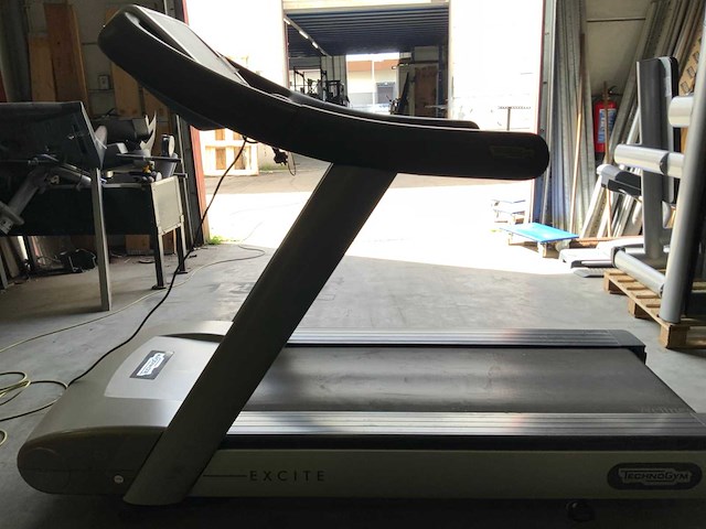 Technogym classic run 700 led loopband - afbeelding 4 van  4