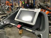 Technogym classic run 700ie tv loopband - afbeelding 2 van  6