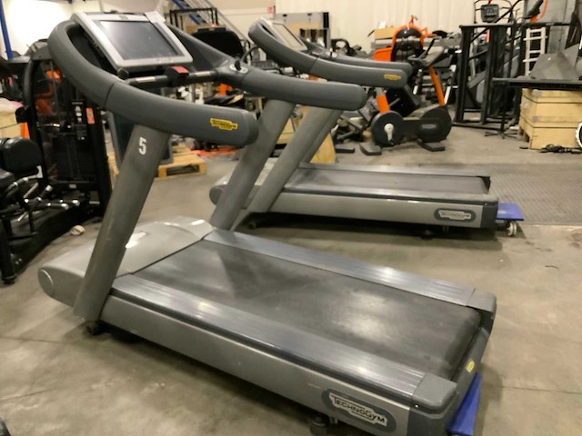 Technogym classic run 700ie tv loopband - afbeelding 6 van  6