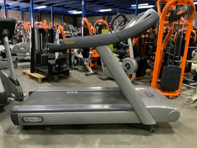 Technogym classic run 700ie tv loopband - afbeelding 1 van  5