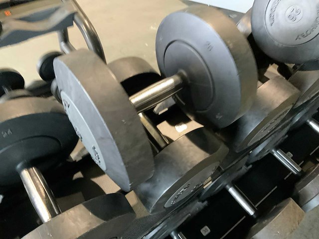 Technogym dumbbell 18 t/m 36kg 2x 26kg krachtstation - afbeelding 7 van  9