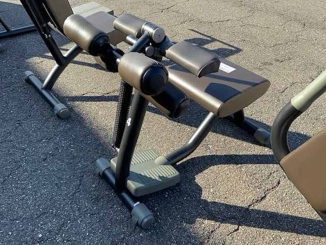 Technogym easyfit armcurl en extensie krachtstation - afbeelding 3 van  3