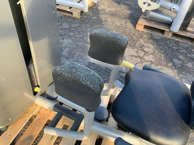 Technogym element abductor machine krachtstation - afbeelding 2 van  6
