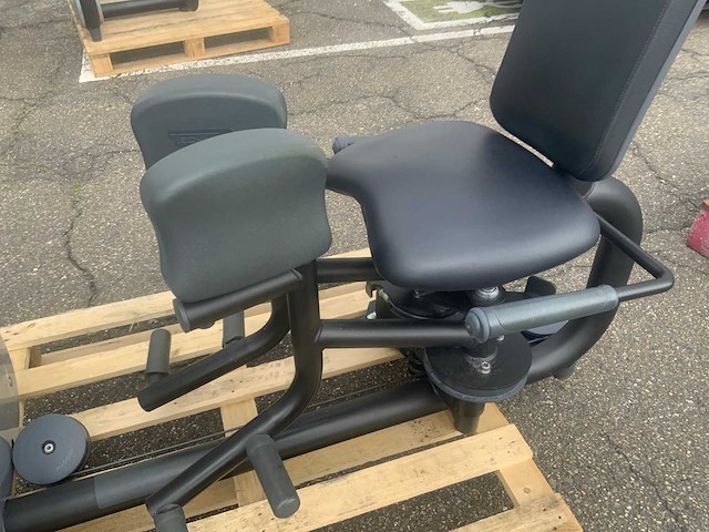 Technogym element adductor krachtstation - afbeelding 4 van  5
