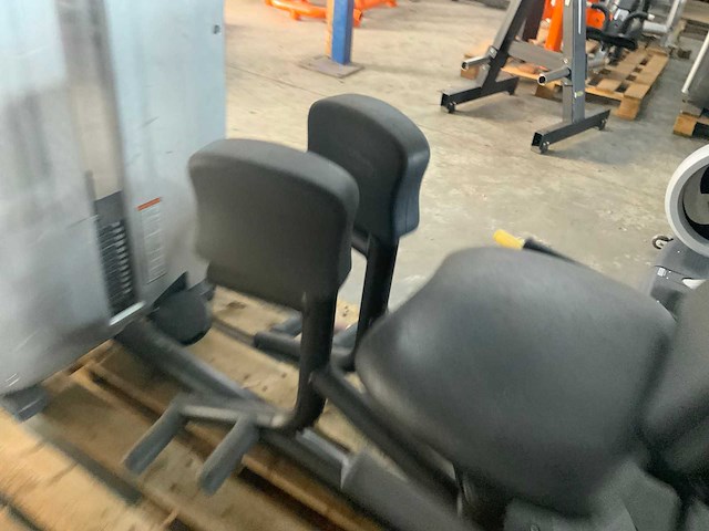 Technogym element adductor krachtstation - afbeelding 2 van  5