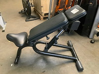 Technogym element adjustable bench krachtstation - afbeelding 1 van  4