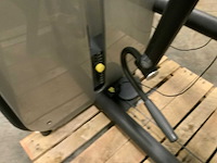 Technogym element arm curl krachtstation - afbeelding 4 van  5