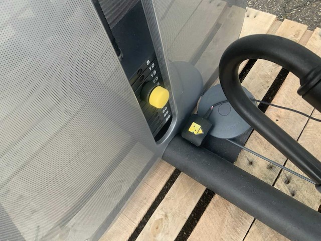 Technogym element arm curl krachtstation - afbeelding 4 van  4