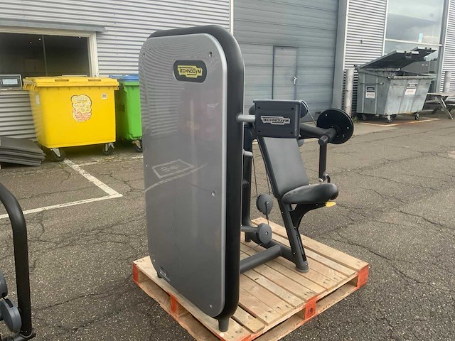 Technogym element arm curl krachtstation - afbeelding 5 van  5