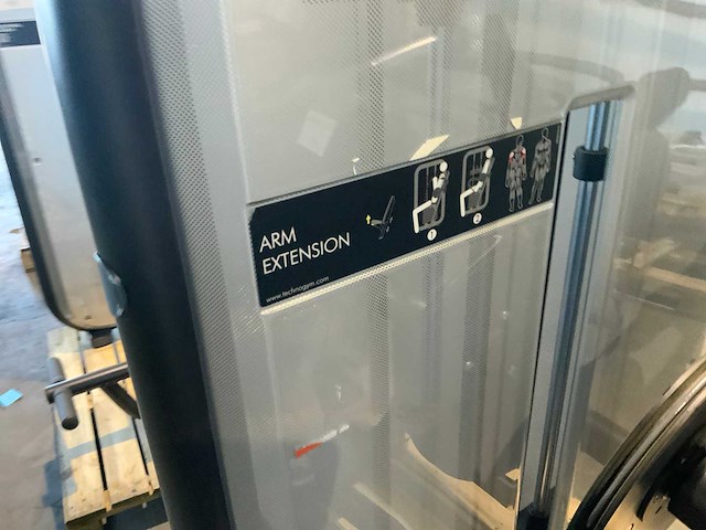 Technogym element arm extension krachtstation - afbeelding 2 van  6