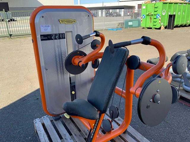 Technogym element arm extension krachtstation - afbeelding 1 van  5