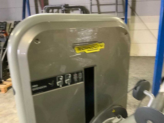 Technogym element arm extension krachtstation - afbeelding 2 van  5