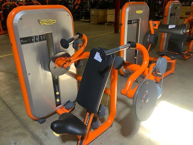 Technogym element arm extension krachtstation - afbeelding 1 van  6