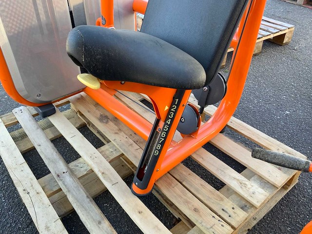 Technogym element armcurl krachtstation - afbeelding 2 van  6