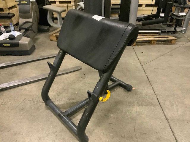 Technogym element biceps curl krachtstation - afbeelding 1 van  4
