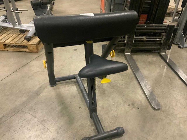 Technogym element biceps curl krachtstation - afbeelding 4 van  4