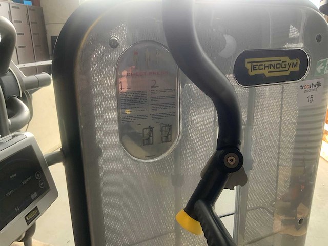 Technogym element chestpress krachtstation - afbeelding 3 van  6