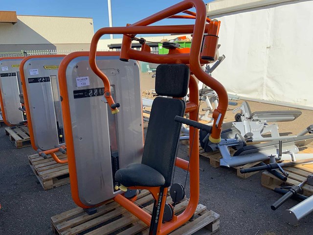 Technogym element chestpress krachtstation - afbeelding 1 van  5