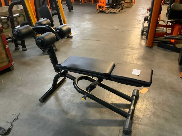 Technogym element hyperextension krachtstation - afbeelding 4 van  4