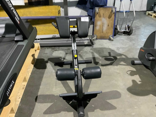Technogym element hyperextension krachtstation - afbeelding 2 van  4