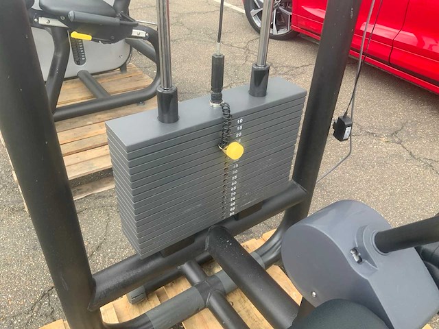 Technogym element lat pulley krachtstation - afbeelding 2 van  5