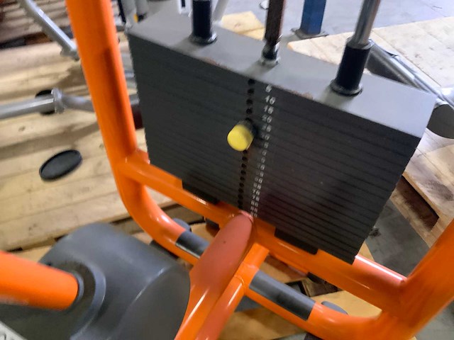 Technogym element lat pulley krachtstation - afbeelding 3 van  4