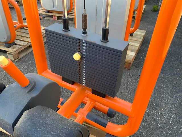 Technogym element lat pulley krachtstation - afbeelding 3 van  4