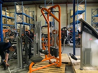 Technogym element lat pulley krachtstation - afbeelding 1 van  4
