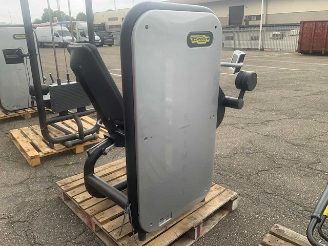 Technogym element legextension krachtstation - afbeelding 6 van  6