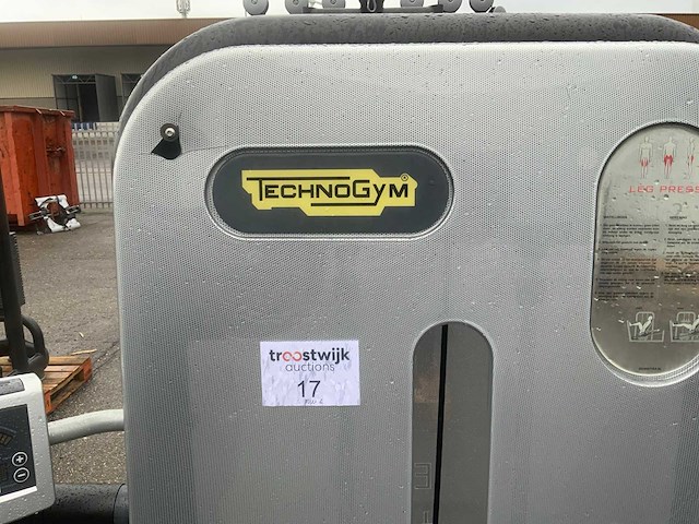 Technogym element legpress krachtstation - afbeelding 2 van  3
