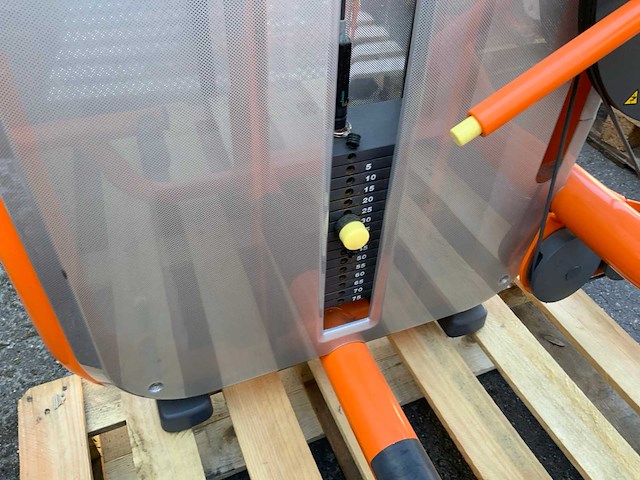 Technogym element lower back krachtstation - afbeelding 3 van  4