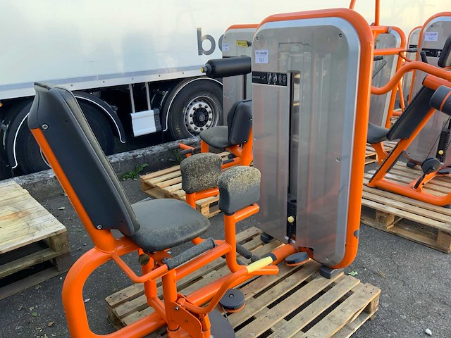 Technogym element lower back krachtstation - afbeelding 5 van  6