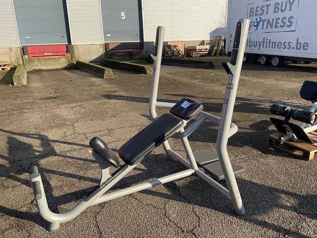 Technogym element olympisch incline bench krachtstation - afbeelding 1 van  6