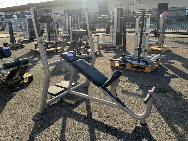 Technogym element olympisch incline bench krachtstation - afbeelding 4 van  6