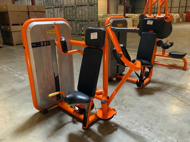 Technogym element pectoral krachtstation - afbeelding 1 van  5