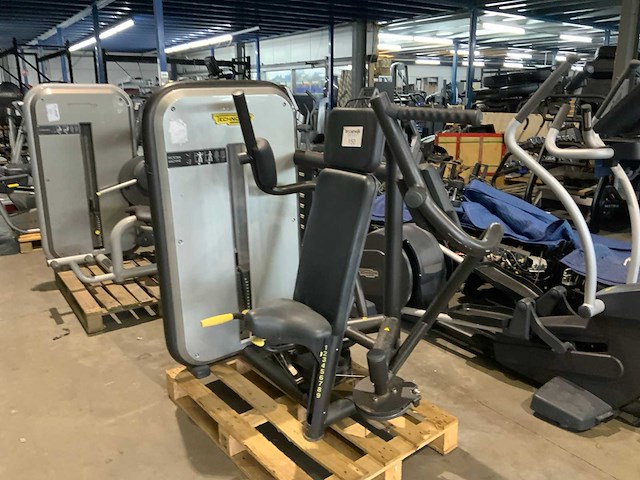 Technogym element pectoral machine krachtstation - afbeelding 1 van  5