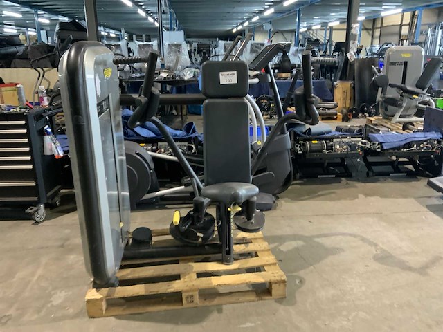 Technogym element pectoral machine krachtstation - afbeelding 2 van  5