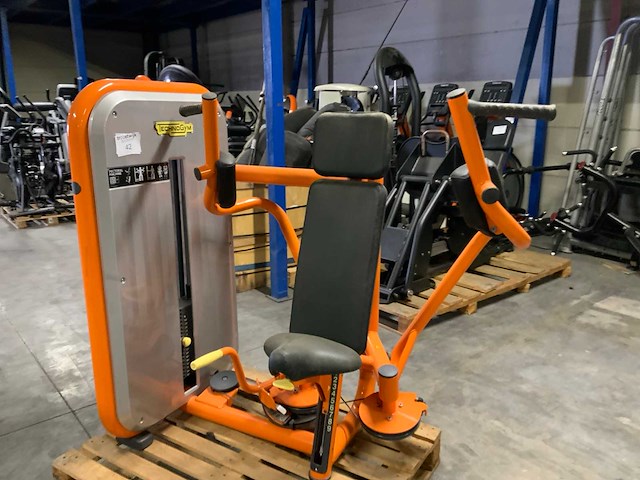 Technogym element pectorale machine krachtstation - afbeelding 1 van  6