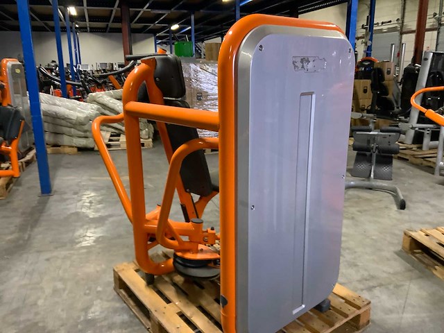 Technogym element pectorale machine krachtstation - afbeelding 5 van  6
