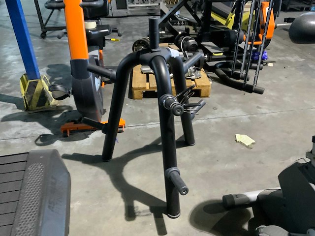 Technogym element plate tree krachtstation - afbeelding 2 van  4