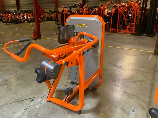 Technogym element shoulder press krachtstation - afbeelding 6 van  6