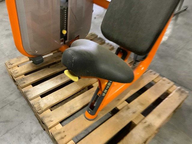 Technogym element shoulderpress krachtstation - afbeelding 2 van  5