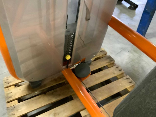 Technogym element shoulderpress krachtstation - afbeelding 4 van  5