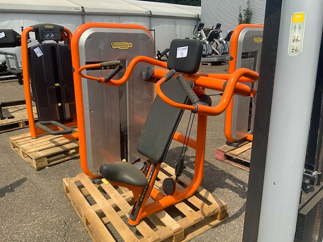 Technogym element shoulderpress krachtstation - afbeelding 1 van  4