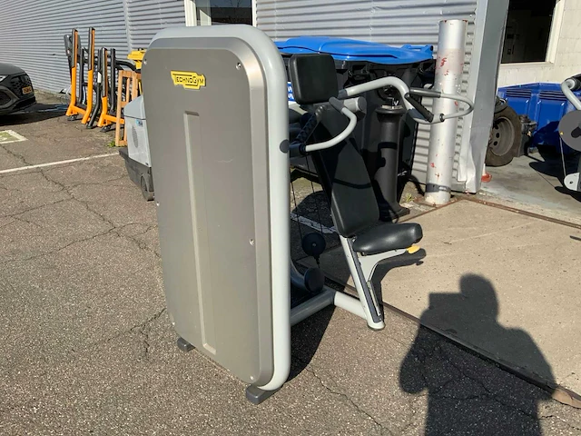 Technogym element shoulderpress krachtstation - afbeelding 4 van  5