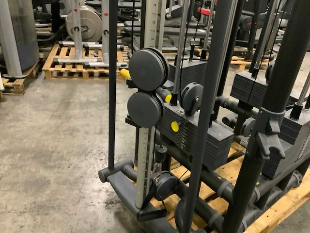 Technogym element tower pulley station krachtstation - afbeelding 3 van  9