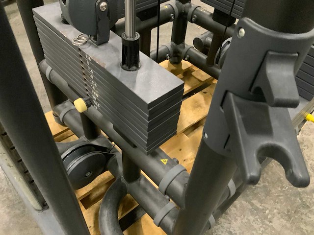 Technogym element tower pulley station krachtstation - afbeelding 9 van  9
